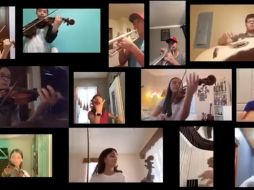 En los videos se observa a los estudiantes tocando violines, guitarrones, y trompeta. FACEBOOK/Roma Middle School