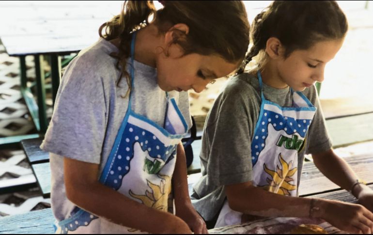 Aprendiendo. Transmite tus conocimientos culinarios a las nuevas generaciones. ESPECIAL