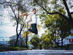 Deportista. Ante este aislamiento entre personas, el histrión se mantiene activo físicamente y quiere que tú también lo estés. CORTESÍA