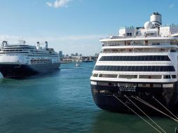 La prioridad será la salida de las personas que requieren atención médica, y se prevé que el desembarque del resto se complete este viernes. EFE/C. Herrera