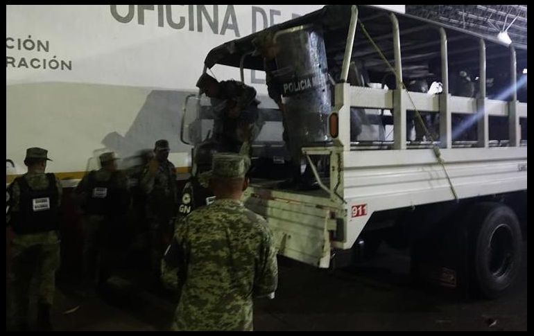 Elementos de la Guardia Nacional, la AMIC, la PESP, el Ejército y paramédicos acudieron a la zona. EFE/J. Blanco