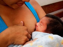 Personal médico señala que en el primer mes de vida no es conveniente sacar de su casa al menor. NTX/ARCHIVO