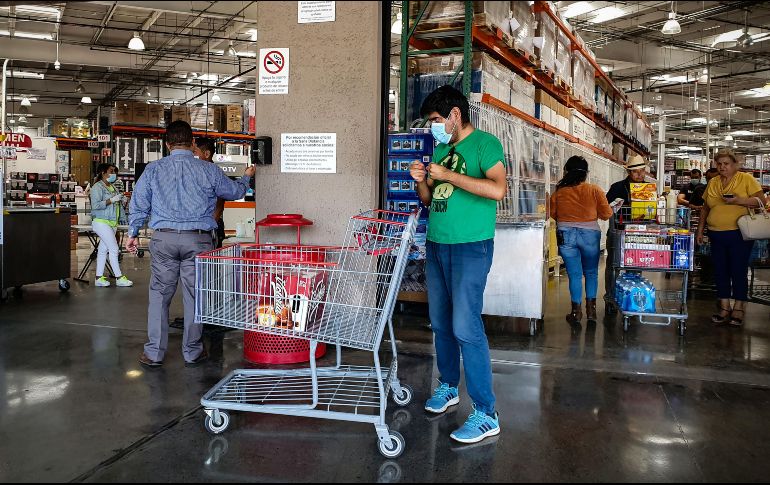 Las empresas autorizadas a labrorar deberán cumplir con los protocolos de sanidad o pagarán multas que van de cinco mil a 250 mil pesos. EL INFORMADOR/E. Barrera