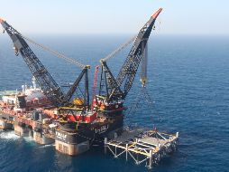 Los precios del barril se dispararon ayer, después de que Trump diera a entender que existía la posibilidad de un acuerdo entre la OPEP y Rusia. AP/Archivo