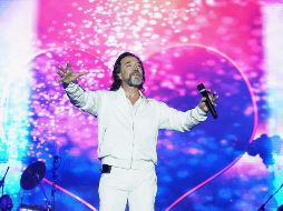 Con mucha fe y esperanza ante la crisis que se vive por la pandemia, el cantante se suma a la iniciativa de llevar música a la gente para que sea más amena la cuarentena. TWITTER / @MarcoASolis