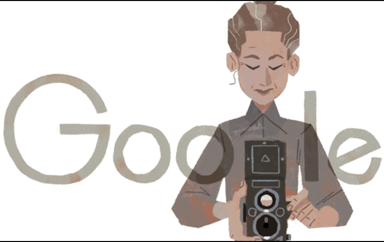 Lola Álvarez Bravo es famosa por sus retratos de figuras públicas, así como por la fotografía callejera que narra décadas de la vida mexicana. ESPECIAL / google.com