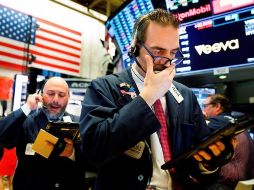 El Dow Jones fue afectado principalmente por pérdidas en firmas como UniHealth Group y la financiera American Express. EFE/J. Lane