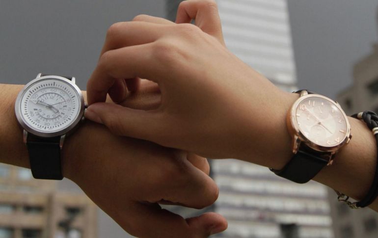 Se recomienda a la población adelantar el reloj una hora antes de dormir, la noche del sábado. NTX / ARCHIVO