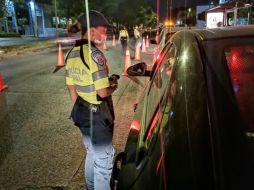 La Policía Vial exhortó a la ciudadanía a actuar con responsabilidad durante la contingencia y evitar salir de casa. ESPECIAL