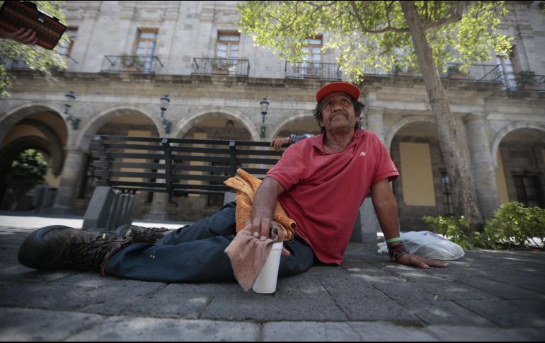 Las personas en situación de calle se quedaron con posibilidades reducidas de acceder a una comida, baño o refugio. EL INFORMADOR/F. Atilano