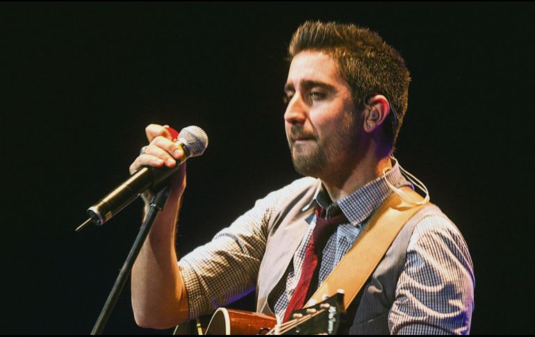 Álex Ubago. Foto tomada durante un concierto del cantante en el Teatro Diana. ARCHIVO