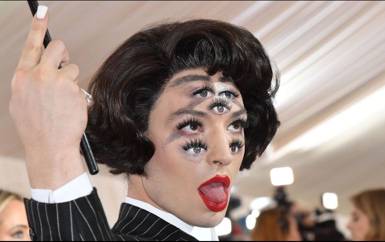 Ezra Miller se ha caracterizado por ser muy extrovertido al decir y hacer lo que piensa cuando se encuentra en entrevistas. AFP / ARCHIVO