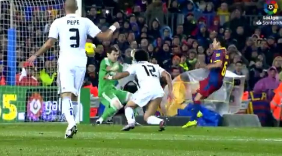 La conversación inició con un video de sobre Xavi Hernández y un mensaje que decía que verlo jugar ''era delicioso'', a lo que Andrés Iniesta respondió ''Y todavía más verlo a cinco metros todos los días''. TWITTER / @LaLiga