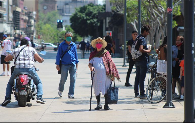En un escenario favorable, se espera que la tasa de contagios continúe en un estimado de .20, con la cual la estimación llega a los 16 mil 819 casos. EL INFORMADOR / E. Barrera