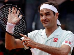 El tenista se ha mantenido activo en sus redes durante la pandemia y muestra que a pesar de que no se puede salir de casa, él continúa entrenando. AP / ARCHIVO