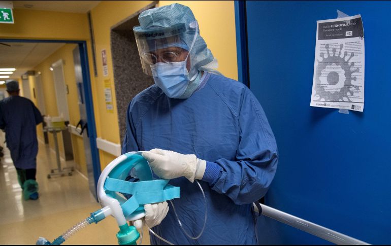 En total se han registrado seis mil 768 médicos al sistema de salud. AFP / M. Bertorello
