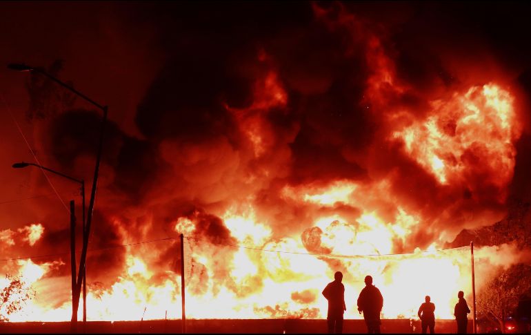 La SGIRPC realizó la evacuación de alrededor de 200 personas que habitaban en los alrededores. EFE/J. Pazos
