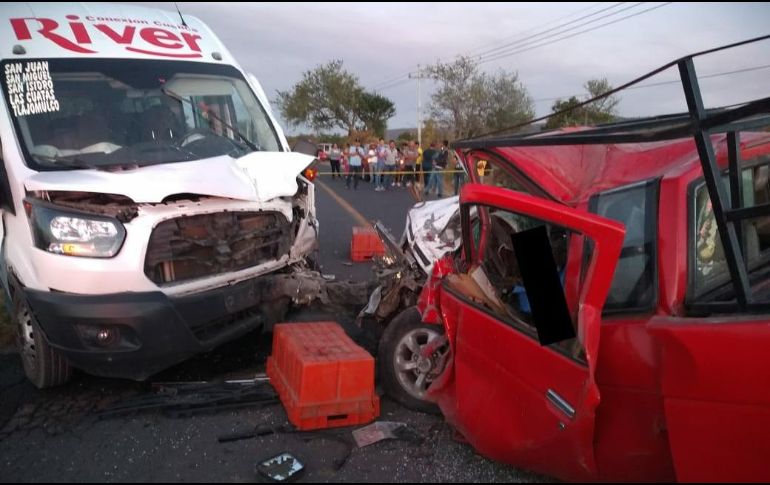 El percance sucedió sobre la carretera que conduce a San Juan Evangelista. ESPECIAL