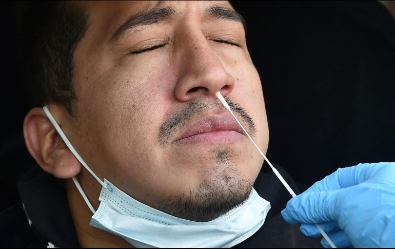 Actualmente hay 95 mil 262 personas enfermas y el número de positivos ha subido en mil 195 en 24 horas. EFE / EPA / A. Di Marco