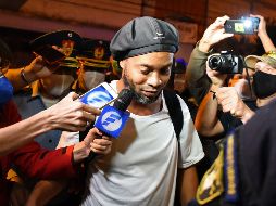 El exjugador del Barcelona abonó una fianza de un millón 600 mil dólares para llevar su proceso en libertad. AFP