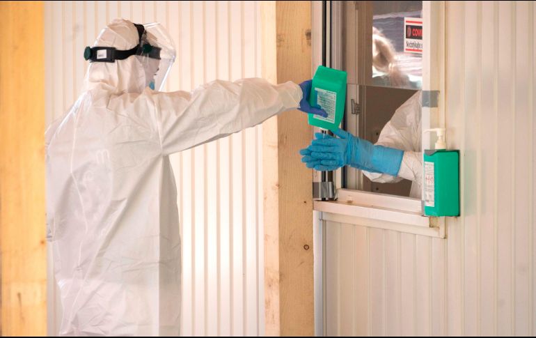 Detallan que hay 20 doctores en el Hospital General Regional 72 del IMSS que están contagiados de COVID-19. AFP/J. Klamar