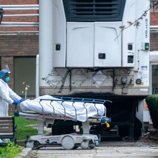 Coronavirus: el drama del covid-19 en Nueva York, una ciudad con las morgues repletas y hospitales de campaña