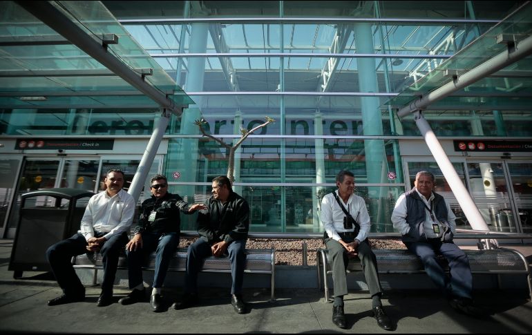 De los 378 taxis pararon a la mitad durante 15 días; y sus choferes, sin goce de sueldo. EL INFORMADOR / F. Atilano