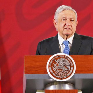 Entrega López Obrador lista de “deudores”