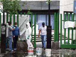 En el Hospital Regional Número 72 de Tlalnepantla, donde se han presentado contagios entre el personal médico, se realizaron labores de sanitización. SUN/H. García