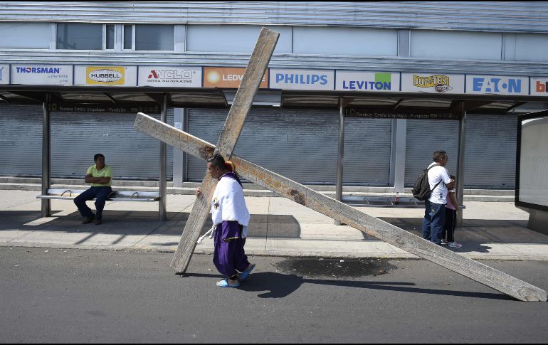 El recorrido inicia desde la Catedral de Iztapalapa (Capilla del Señor de la Cuevita),al Predio de la Pasión ubicado en avenida Ermita Iztapalapa. AFP / A. Estrella