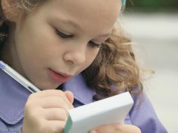 Los menores deberán crear una historia original en video y en versión escrita. ESPECIAL/Pixabay