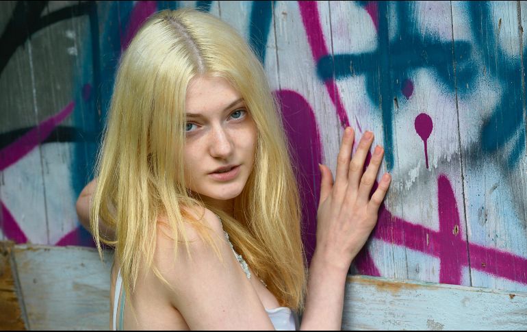 Evitar el uso de maquillaje ayuda a que los poros de tu piel respiren. ESPECIAL