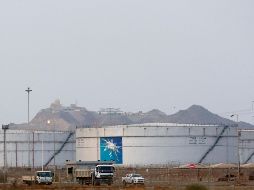 Los países de la alianza OPEP+ acordaron hoy un recorte de la producción de petróleo de 9.7 millones de barriles diarios para estabilizar el mercado. AP/ARCHIVO