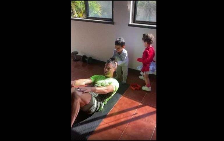 El jugador de la Juventus se encuentra en su lujosa residencia donde se ha encerrado junto con su pareja, hijos, mamá, hermanas, cuñados y otros familiares. INSTAGRAM / cristiano