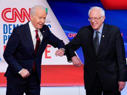 Joe Biden (i) y Bernie Sanders (d) durante el debate demócrata del pasado 15 de marzo. AP/ARCHIVO