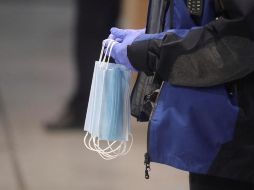 El sujeto vendía máscaras quirúrgicas y comerciales de grado N-95 a entre 22 y 15 dólares, cuando generalmente se venden por menos de 1.50 dólares. EFE/J. Martín