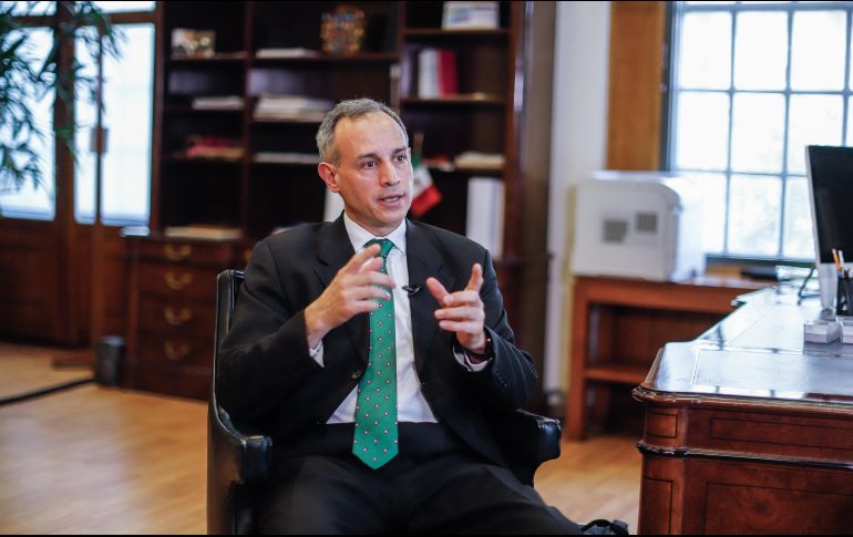 Hugo López-Gatell descartó que de momento se esté siguiendo al pie lo que dice la Guía Bioética. NOTIMEX/O. Aviña