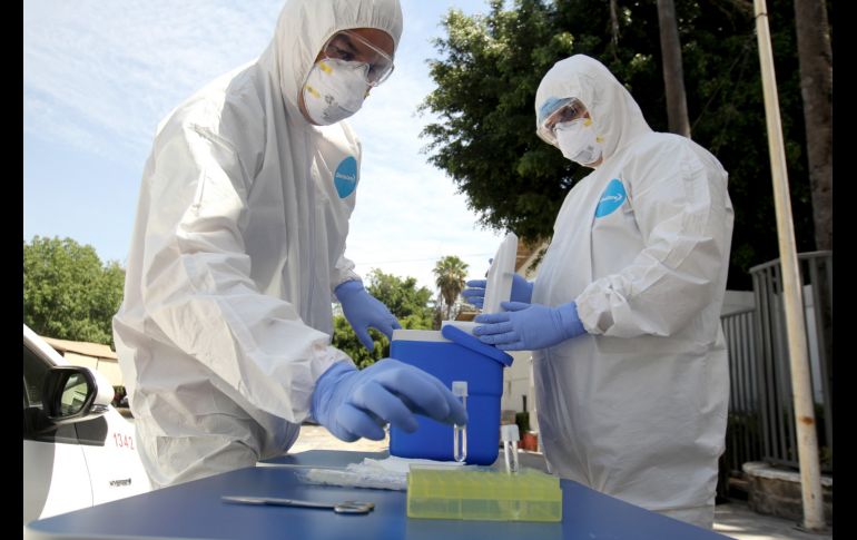 Previa cita, el paciente tendrá que acudir a la entrada de la puerta 12 del CUCS. Una vez en la caseta, los especialistas tomarán la muestra, que se llevará al laboratorio. AFP/U. Ruiz