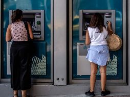 El FMI calcula que sólo dos economías se salvarán este año de caer en recesión: China crecerá 1.2%, en tanto que India lo hará 1.9 %. AFP/A. Tzortzinis