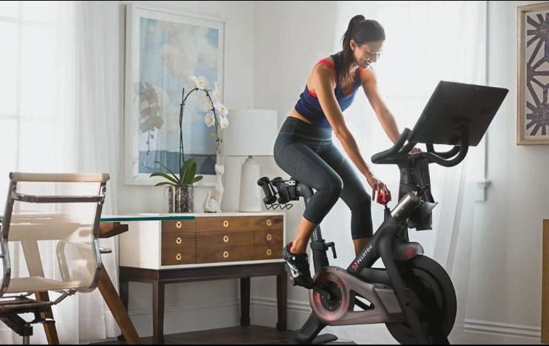 Ciclismo. Una bicicleta estática es ideal para ejercitarse en interiores. ESPECIAL