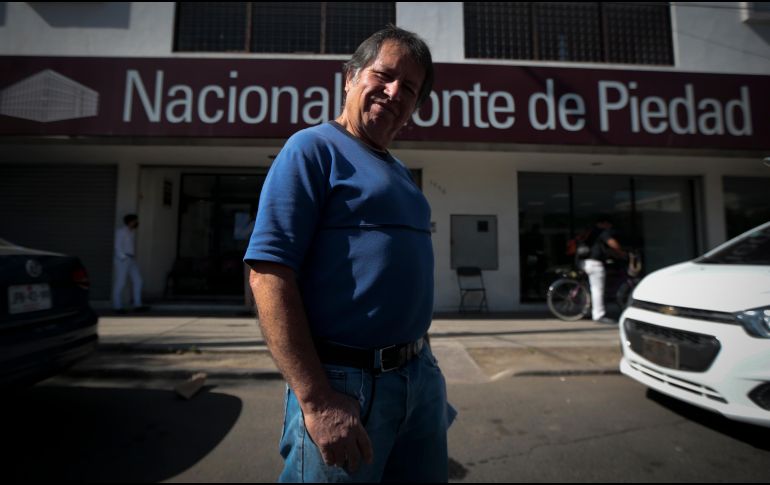 íctor Figueroa, tianguista y vendedor de equipos fotográficos, acudió al Monte de Piedad para poner como prenda su equipo de soldar y un taladro. EL INFORMADOR/F. Atilano