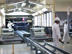 En Jalisco, la industria automotriz está prácticamente cerrada, incluyendo las líneas de producción, desde que se pidió aislamiento para contener a la pandemia. EL INFORMADOR/Archivo