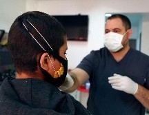 El estudio revela que no todo el personal cuenta con equipo adecuado para protegerse, como cubrebocas y guantes. EL INFORMADOR / ARCHIVO