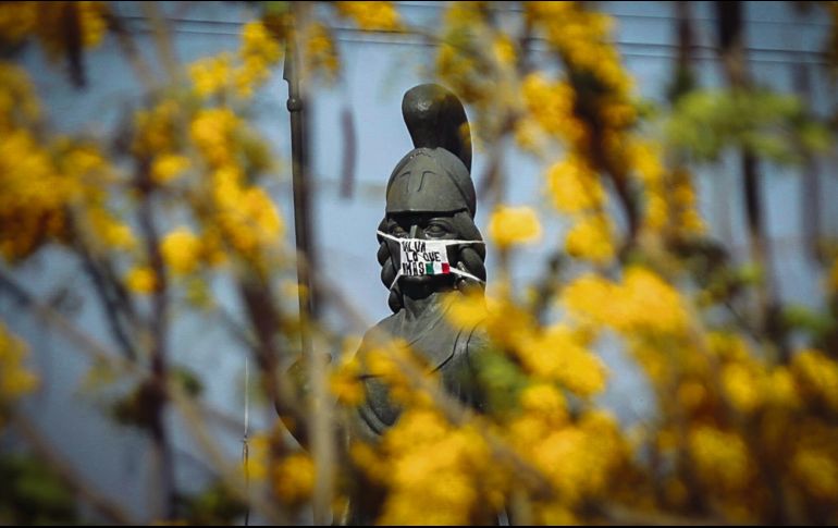 LA MINERVA. El monumento simbólico de la Zona Metropolitana de Guadalajara recuerda a los tapatíos mantener las medidas sanitarias para evitar el COVID-19. EL INFORMADOR • F. Atilano 