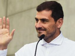 MANTIENE RETIRO. El ex guardameta ve complicado regresar a las canchas. AFP