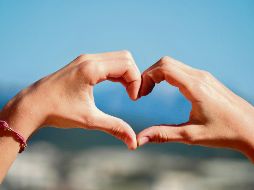 UNIÓN. Es momento de dar, con sana distancia, ayuda a quienes lo necesiten. PIXABAY