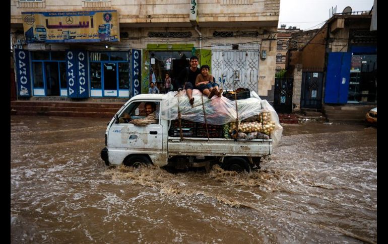 Debido a las tormentas, hay casi cinco mil tiendas y refugios de desplazados destruidos o severamente dañados. EFE/Y. Arhab