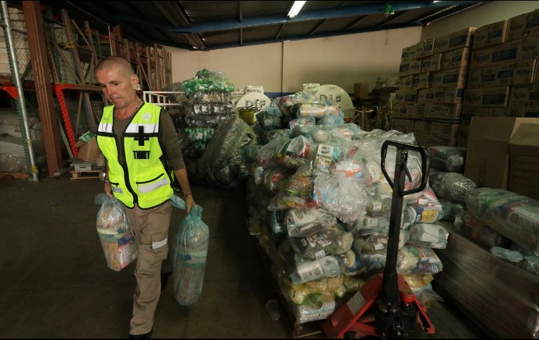 TWITTER / @ASocialJal