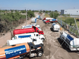 Para satisfacer la creciente demanda se inició con un programa de distribución de agua de manera gratuita en pipas en todo el estado. TWITTER/ @EnriqueAlfaroR