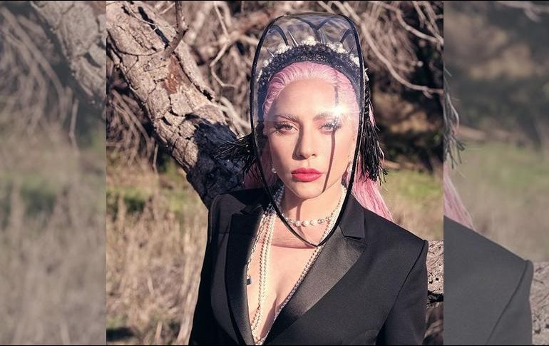 Lady Gaga se convirtió en tendencia después de dar a conocer la portada de su nuevo disco. INSTAGRAM / ladygaga